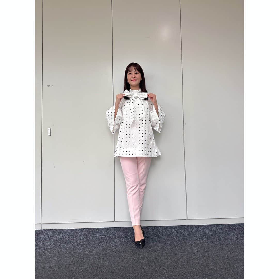 林美桜さんのインスタグラム写真 - (林美桜Instagram)「. #ワイドスクランブル #衣装 👗  1.2 トップス・スカート @celford_official アクセサリー @starjewelry_press  3.4 カーディガン・ワンピース @celford_official アクセサリー @ete_official  5.6 ワンピース @and.couture イヤリング・ブレス @joueteofficial  7.8 ブラウス・パンツ @celford_official イヤリング・リング @ete_official  9.10 シャツ・ワンピース @and.couture イヤリング @joueteofficial リング @ete_official  #ootd#fashion #오오티디 #아나운서」10月6日 14時46分 - miou0hayashi