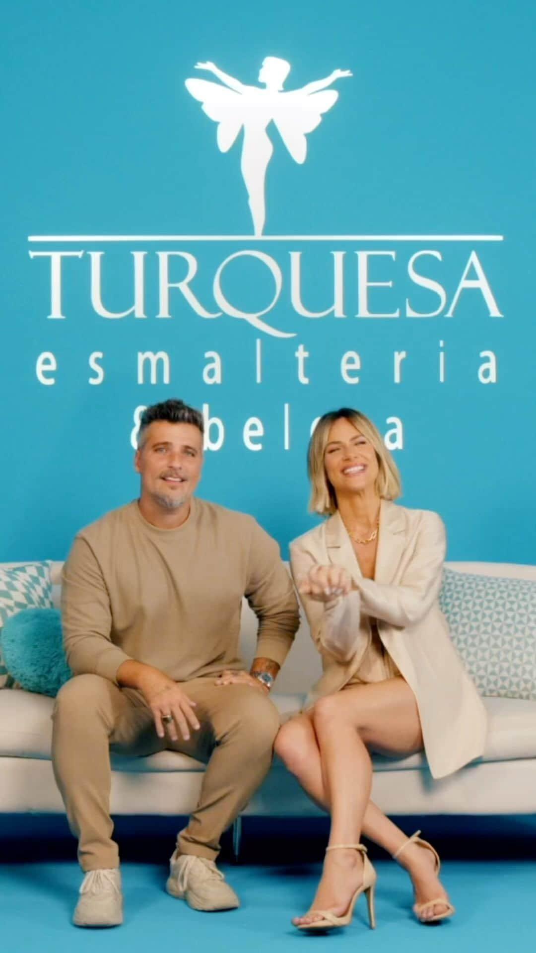 Bruno Gagliassoのインスタグラム：「Nesse dia do empreendedor, aqui vai o nosso convite para você se juntar a @turquesaesmalteria_oficial e empreender no segmento de beleza através da maior rede de salões da América Latina. Vem com a gente!  #Publi」