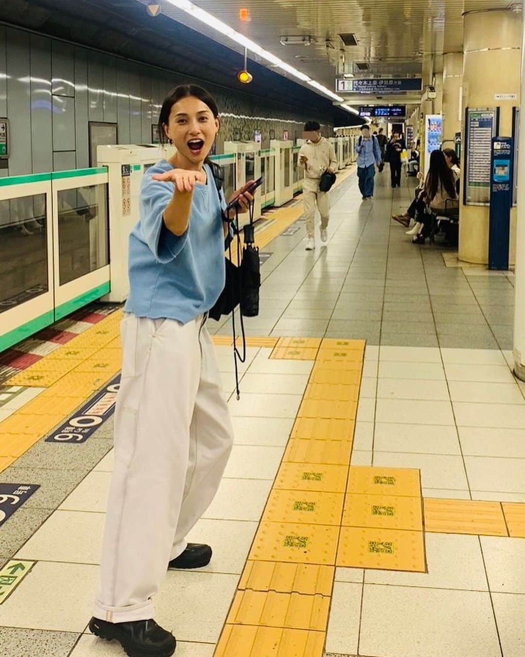 小濱なつきさんのインスタグラム写真 - (小濱なつきInstagram)「バイバイ、またねの💋💫」10月6日 6時25分 - obamanatsuki
