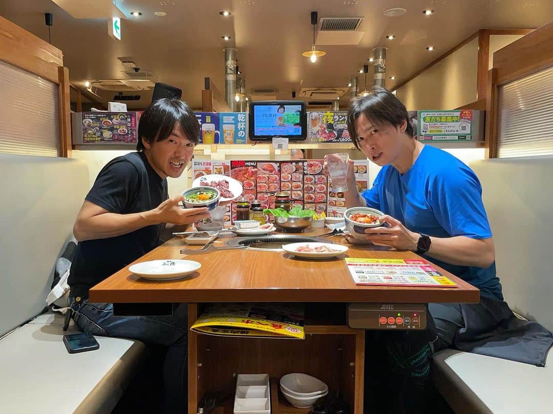 山崎勝之のインスタグラム：「焼肉♪撮影終わりで食べ放〜題♪ 食べ放題ヨレイヒ〜♪  #モーションキャプチャー #YBKcreative」