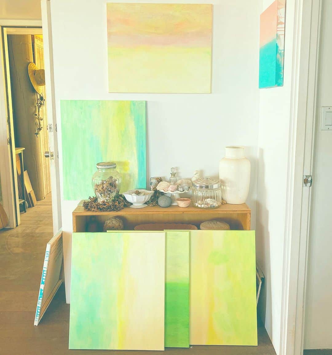山崎美弥子のインスタグラム：「Paintings of Ocean and Sky  海と空の絵たち。」