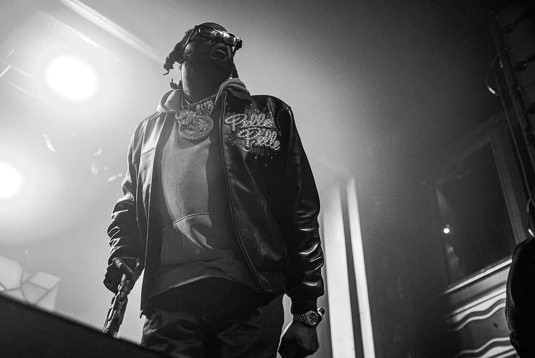 ペレペレのインスタグラム：「Conway The Machine flexed in our World Famous Soda Club Jacket for his show in NYC 😮‍💨🔥  • • Shot by: @who.shotyuh」