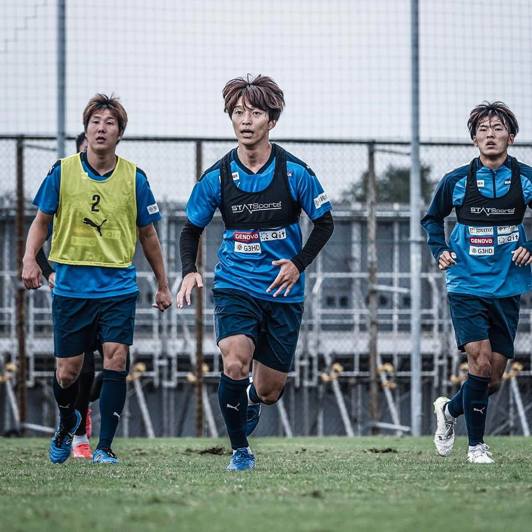 横浜FCのインスタグラム：「10/21(土)ホームFC東京戦に向けて💪  10/21(土)14:00キックオフ J1リーグ第30節vsFC東京 #ニッパツ三ツ沢球技場 🎟チケット一般販売中  #決めるのは自分たちだ #yokohamafc #横浜FC #Jリーグ #JLEAGUE #HAMABLUE #岩武克弥 #マルセロヒアン #六反勇治 #スベンドブローダーセン #井上潮音 #林幸多郎  #坂本亘基 #橋本健人 #遠藤雅己 #中村拓海」