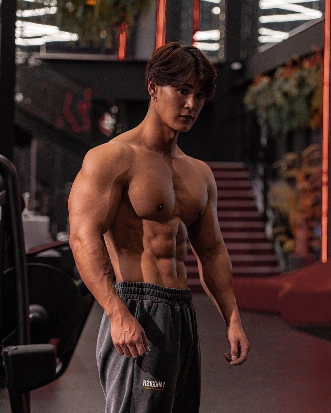のインスタグラム：「少しずつだけど確実に🤏🏼 今日も良い日にしよう⭕️ ・ ・ ・ ・ ・ #fitnessfriday #fitnessmotivation」