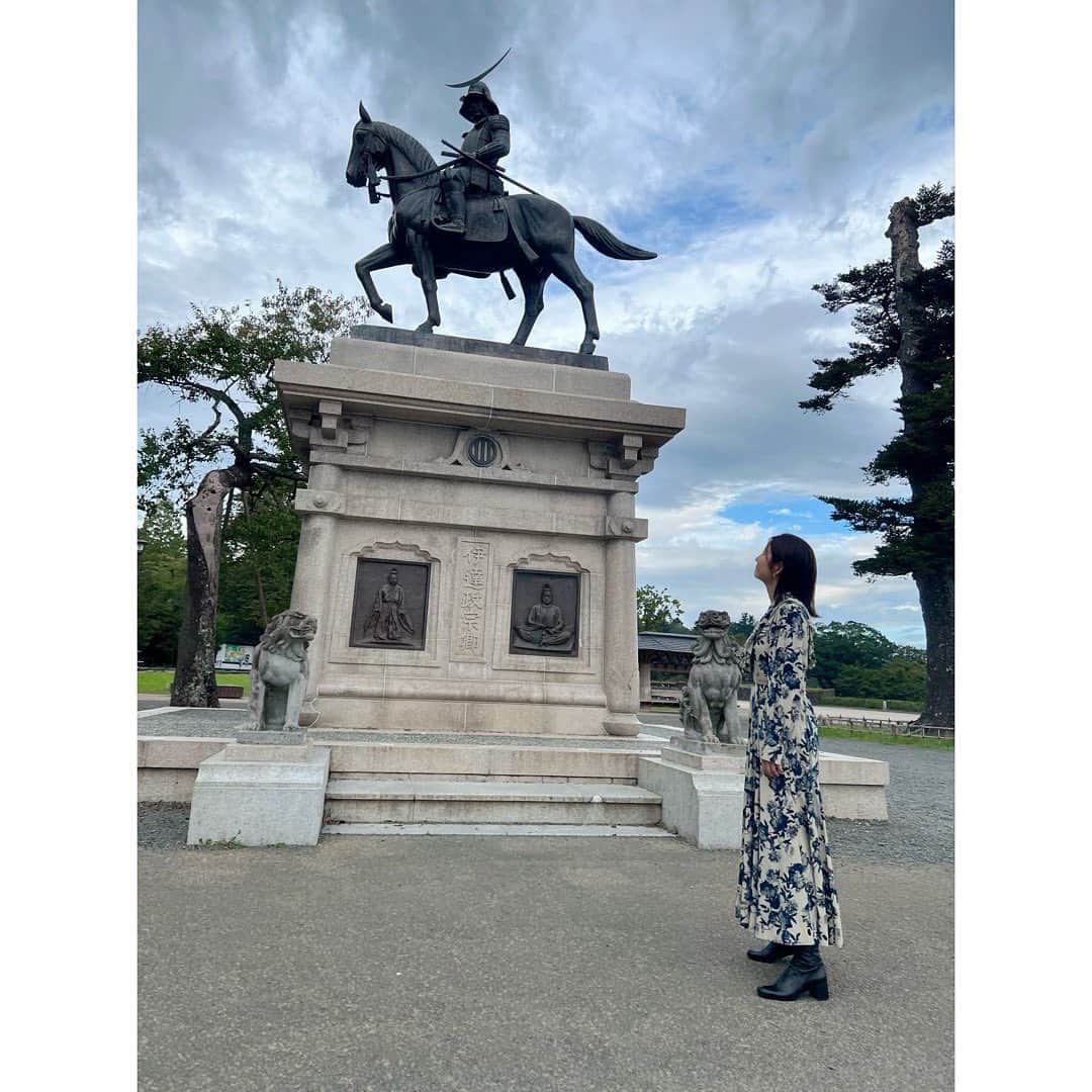 宇賀なつみさんのインスタグラム写真 - (宇賀なつみInstagram)「*  たくさんのメッセージ、ありがとうございました。 これからまた一歩ずつ、前に進んでいきたいと思います。  早速ロケに出ております‼︎ 福島、宮城、山形を旅して、 美味しいものをたくさんいただきました♡ 急に降り出した雨が上がった後、 久しぶりに虹を見ることもできたんです‼︎  もうすっかり秋ですね。 急に冷えるようになったので、 体調を崩さないようにお気をつけください‼︎  #福島 #宮城 #山形 #fukushima #miyagi #yamagata #宇賀なつみ」10月6日 8時18分 - natsumi_uga