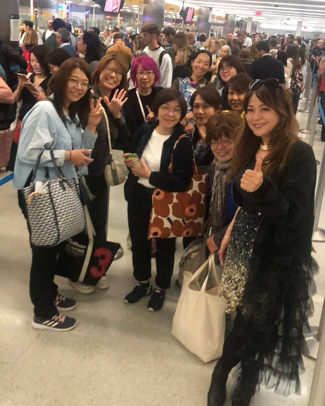 原めぐみさんのインスタグラム写真 - (原めぐみInstagram)「（原めぐみofficial） JFK空港に到着✈️ スランジバーの皆さんと❣️ 現地は時差の関係で、まだ５日です。  #原めぐみ #スランジバー #カーネギーホール #ジャパンフェスティバル」10月6日 8時37分 - meguming.h