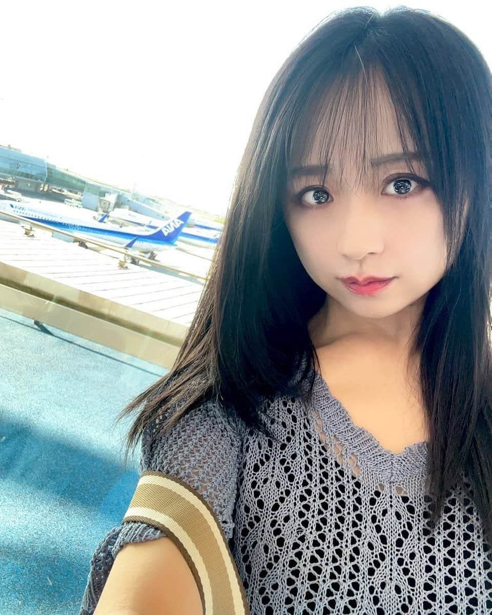 久保亜沙香のインスタグラム：「4時起き眠いっʅ(‾◡◝ ა)ʃ  行ってきますよー✈️🇹🇼   💜 ・ ・ #asakakubo #久保亜沙香 #久保 #亜沙香 #asaka #kubo #follow  #photo #live #actress #singer #japanese #japanesegirl #japan #舞台 #舞台女優 #役者 #撮影 #写真 #フォロー #日本人 #sofvitokyo #sofvi #marusan #mashu #instatoys #toydesign #taipei🇹🇼 #taipeitoyfestival」