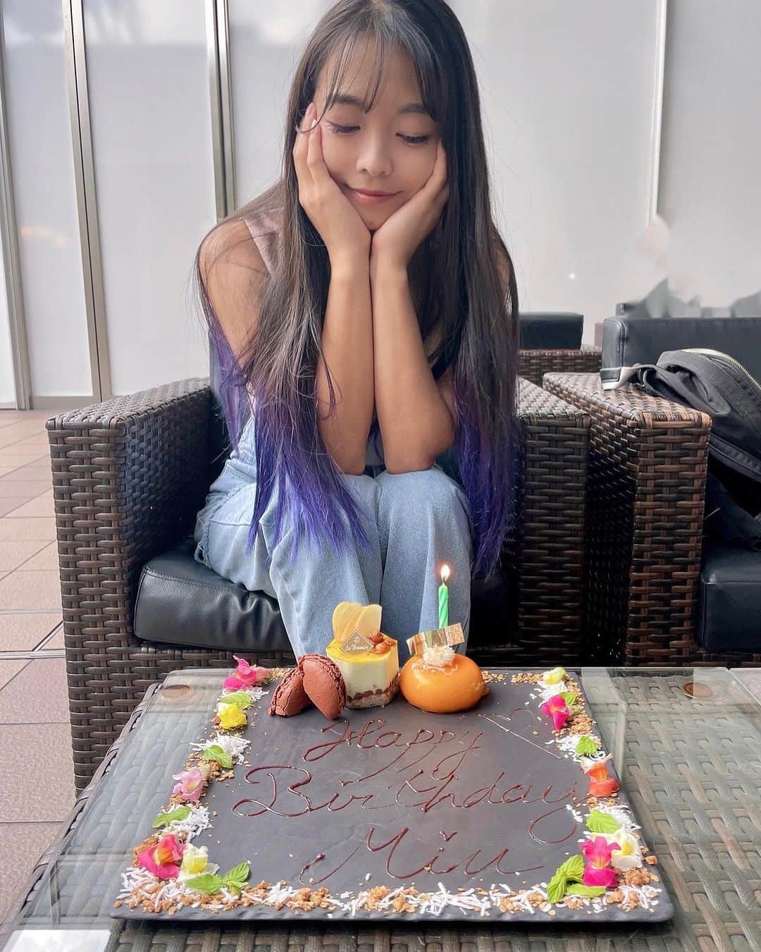 神崎美羽のインスタグラム：「時間が空いたから突然ちなっちゃんをランチに誘ったら サプライズバースデーしてくれた🎂 ありがとぉ🥹❤️  またしばらくレース続きで忙しくなる前にたくさん元気をもらいました✨  #thankyou  #birthday」
