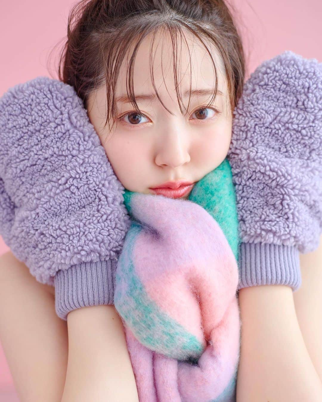 花盛友里のインスタグラム：「あいりちゃん for @tinytiny_official  いつもの楽しいメンバーで可愛い撮影や悩み相談であぁ、天職である！！となる。  皆様ありがとうございます😭」