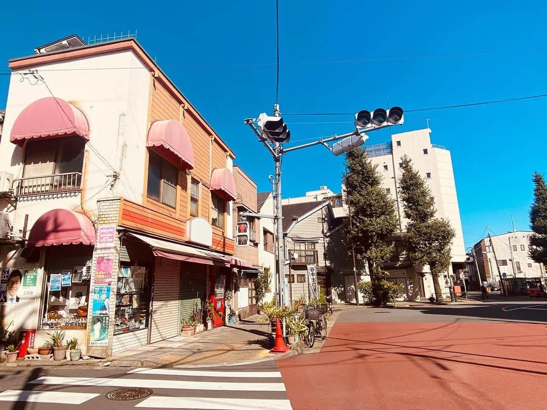 天音汐那のインスタグラム：「. 用事あって日暮里にきたんやけど 秒殺で終了したから、谷中を探索してきた  景色のどこを切り取っても素敵すぎて、思わず立ち止まってカメラ起動してしまうほど( *´꒫`)  #谷中 #日暮里 #東京 #japan #일본」