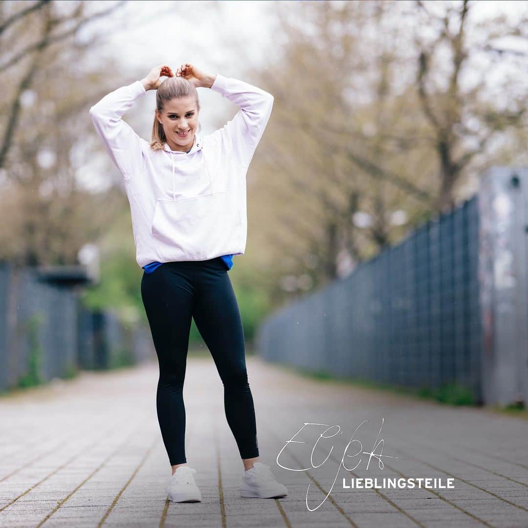 エリザベト・ザイツのインスタグラム：「🤸‍♀️ Elis Lieblings-Tight 🙌   Die deutsche Rekordmeisterin im Kunstturnen @seitzeli trägt neben dem Wettkampf, auch im Training und in ihrer Freizeit ERIMA – seit über 10 Jahren. 💪   Entdecke Elis liebste Tight und viele weitere Teile ▶️ https://www.erima.de/sportarten/turnen/elis-lieblingsteile/   #gemeinsamgewinnen #turnen #erimasportswear」