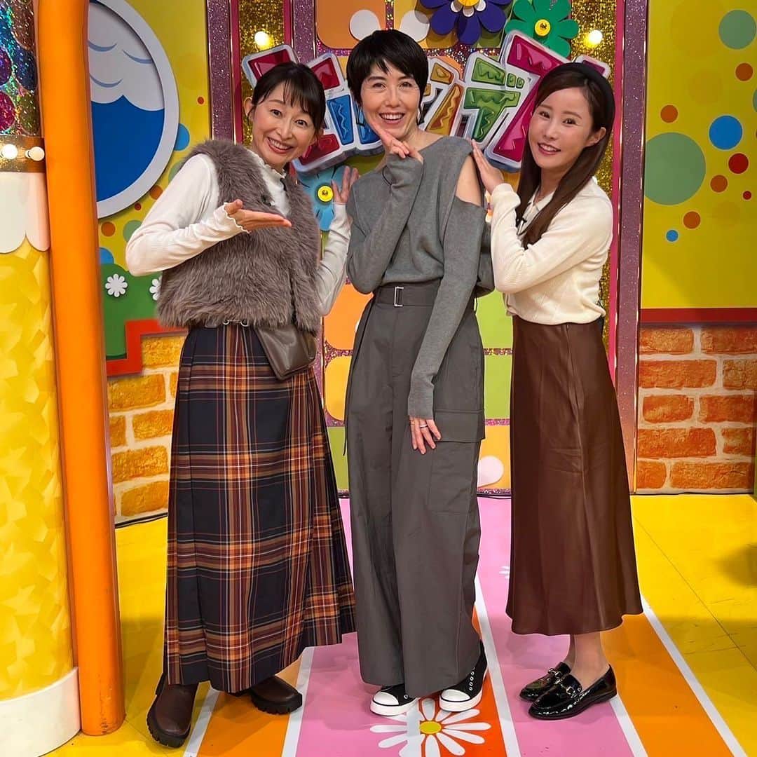 日本テレビ「ヒルナンデス！」さんのインスタグラム写真 - (日本テレビ「ヒルナンデス！」Instagram)「. #長野博 さんと行く日本橋人形町！どれも出てきた時のインパクトが大きくて、しかもこだわりが詰まっていて美味しそうでした🥹✨  ファッションバトルでは秋のトレンドをたくさん知ることができて、お買い物に行きたくなってしまいました🛍️  結果はこちらです！  👑1位🥇元・日本テレビ #松本志のぶ アナウンサー 2位🔥元・TBS #小島慶子 アナウンサー 3位🔥元・テレビ金沢 #馬場ももこ アナウンサー  🌼今日のヒルナンデスは〜？🌼  ①徹底取材！隠れ名店さんぽ 羽鳥アナ率いるアナウンサー軍団が築地で隠れ名店探し！ 魚卵専門店の極上たらこパスタ&若者に人気のもんじゃコロッケ  ②外国人が感動買い！あなたが買ったものはな～に？ 今、外国人が日本で何を買っていくのか？徹底取材！  #ヒルナンデス #やす子 #横山裕 #浦野モモ (C)日本テレビ」10月6日 10時27分 - hirunandesu_ntv_official