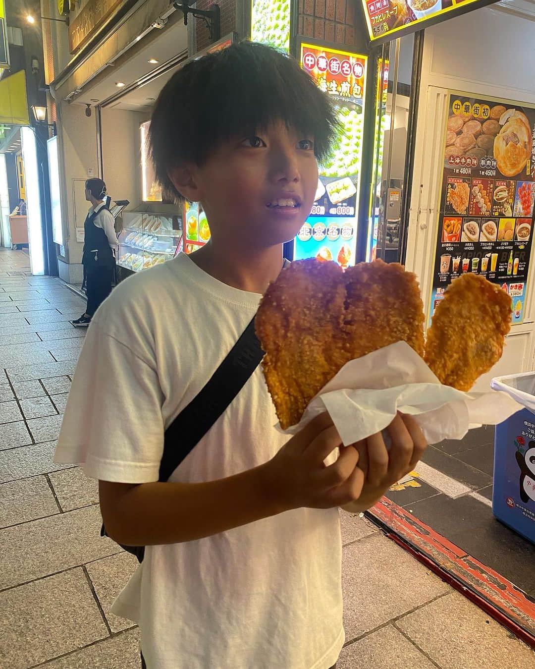 MARIKOさんのインスタグラム写真 - (MARIKOInstagram)「. . 横浜中華街で食べ歩き😋🍴 . . . . . . . . . #横浜中華街 #yokohama」10月6日 10時52分 - marichi.1010