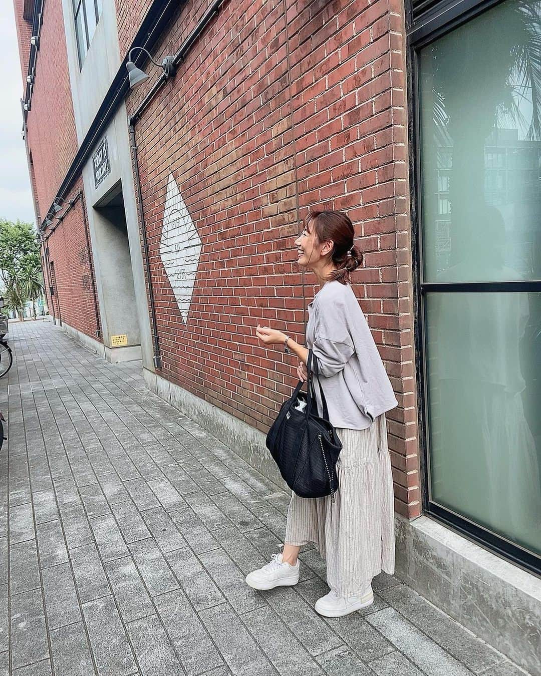 のインスタグラム：「12週年を迎えるdanielwellington様より 素敵なギフト💓  この日もつけてるよ🥺👍  15%OFFクーポン よかったら使ってね💓 【ASAMICHI922】  公式ウェブサイトor直営店舗で購入すると、 15％オフになるよ。 使用期限は2023年12月31日まで  @danielwellington  #pr #ダニエルウェリントン #DW12周年 #dwturns12 #FW2023 #YESDW」