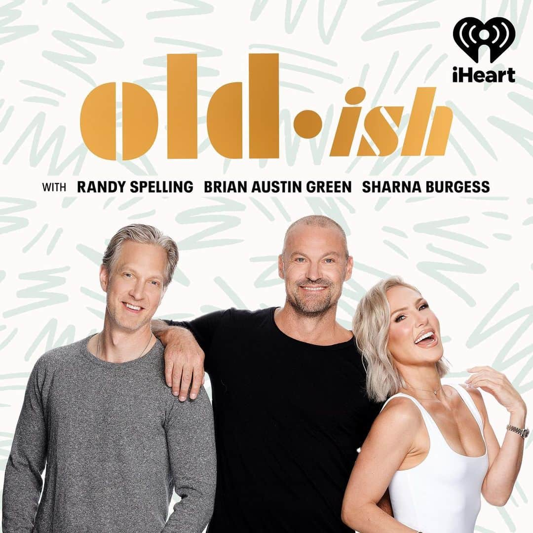 ブライアン・オースティン・グリーンのインスタグラム：「Make sure and checkout @oldishpod next week. Our first and brilliant guest @eattravelrock Kelly Rizzo is on. Please DM us at @oldishpod or call us at 855-oldish3 to get involved in the conversation ❤️❤️❤️」