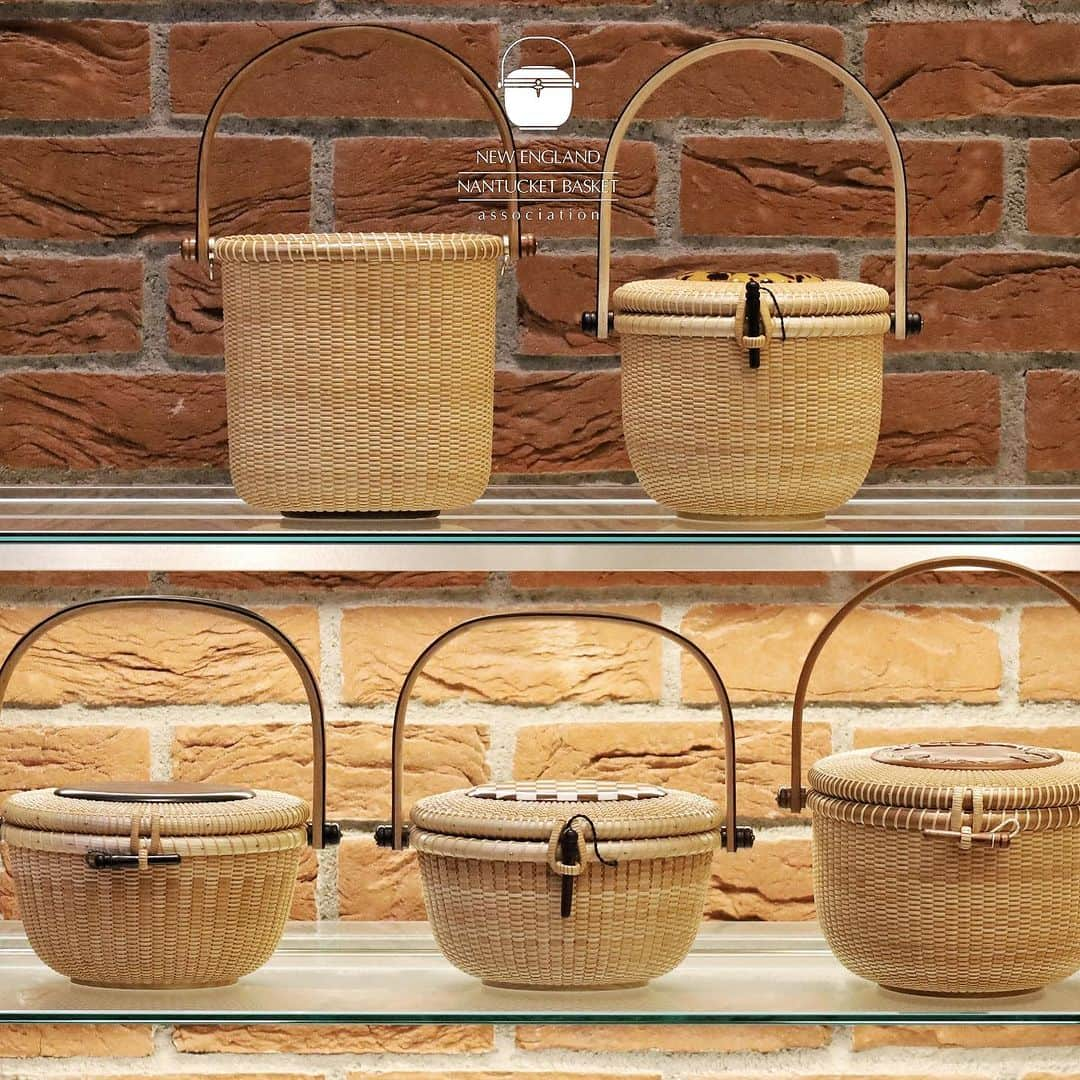 ラコタハウスさんのインスタグラム写真 - (ラコタハウスInstagram)「Nantucket Basket Pop Up Store  知る人ぞ知る伝統工芸品「ナンタケットバスケット」の展示販売イベントを本日からラコタハウス大阪店にて開催します。  アメリカ東海岸にある小さな島で受け継がれてきた伝統工芸品「ナンタケットバスケット」。 著名人も愛用し、フォーマルな場面でも許される唯一のバスケットとして名が知られています。  そんなナンタケットバスケットと同じマサチューセッツ州のミドルボロウにて創立された、 米国の靴文化を象徴するシューメーカー「Alden（オールデン）」を取り扱う「ラコタハウス」でのポップアップイベントを開催します。  オールデンの靴もナンタケットバスケットも、10 年 20 年とケアをしながら長年人々に愛されてきました。 同じ土地で伝わってきた二つの伝統を、一つの空間でお楽しみいただける機会です。  開催期間 ラコタハウス大阪店 10.06(Fri)-10.09(Mon)  ラコタハウス丸の内店 開催終了  ラコタハウス青山店 開催終了  #alden #thelakotahouse #graymistjapan #nantucketbasket #オールデン #ラコタハウス #グレイミスト #ナンタケットバスケット」10月6日 11時17分 - thelakotahouse