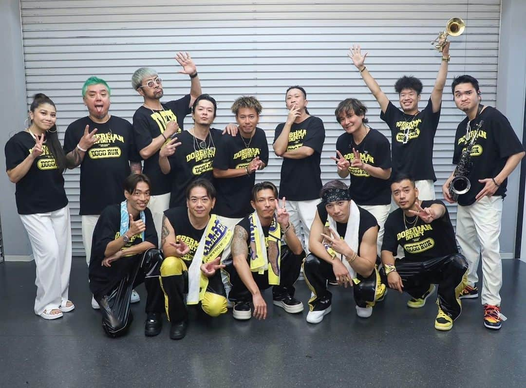 DJ HALのインスタグラム：「Dogg Run Saitama 🔥  皆さん ありがとうございました👏🏾👏🏾👏🏾  関東では最後となるHALLでの公演でした⤴️  Living Happily での抜き打ちSo Goodは マジでビビりましたが Doberman Infinity Live Tour 2023 「Dogg Run」の1発目 9月1日　大安と言う素晴らしいスタートで始まる 京都公演  早朝5:00に伏見稲荷の頂上まで登り ツアーの祈願を思い 放った2 Clapが バッチバチに決まった事  みなさんに伝えられて よかったです😂👏🏾⛩️  素晴らしいステージを作れたのは 遊びに来てくれた皆さんのおかげです😌  次のステージでまた 会えるの楽しみにしてます！  今月はLive Houseツアー三重、広島、だるまFes 神戸、Tokyo Girls collection 山梨と D.I. x HAL で全国を駆け巡ります‼️  熱き声援応援　Nice Clap 宜しくお願いします！  Thanks Allways   #dobermaninfinity #live #clap #clapper #大宮 #doggrun」