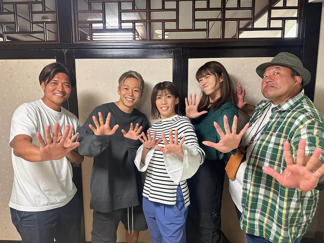 武尊さんのインスタグラム写真 - (武尊Instagram)「沙保里さんHappy birthday🎂 いつでもK-1デビュー出来るようにグローブプレゼント🥊🎁 いつもみんなを笑顔にしてくれる素敵な人🙏🏼 おめでとうございます^_^✨ @saori___yoshida」10月6日 11時43分 - k1takeru