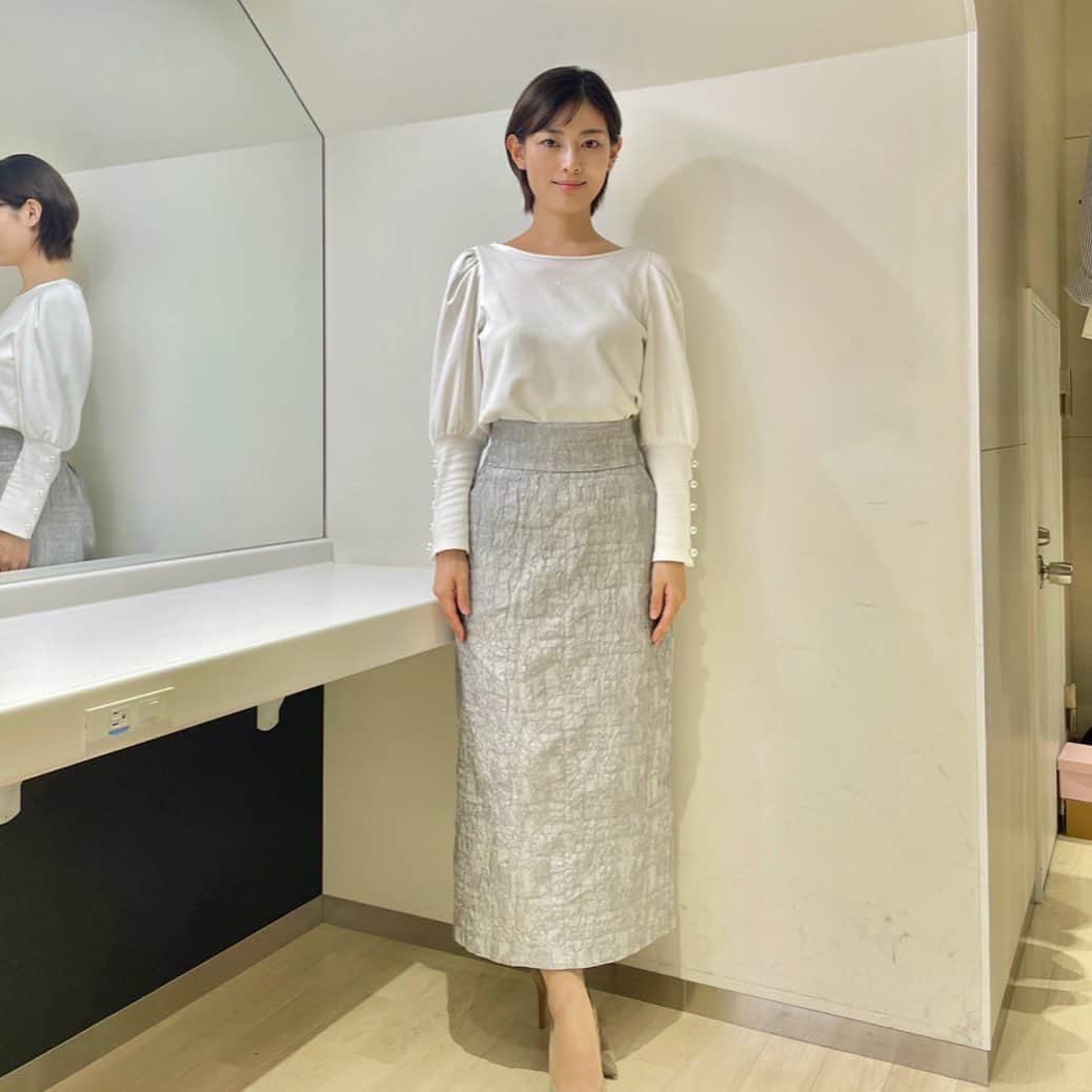 中西悠理さんのインスタグラム写真 - (中西悠理Instagram)「#衣装 #サンデーモーニング  10/1 トップス＆スカート… @la_boutique_bonbon_official」10月6日 11時47分 - yuuri.nakanishi