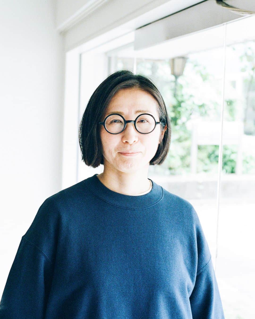 THE NORTH FACE JAPANさんのインスタグラム写真 - (THE NORTH FACE JAPANInstagram)「【URBAN EXPLORATION Fall Winter 2023】 “INTERVIEW - 風景を読み解くまなざし”  「Cityscape Chronicles」 なにげない人の暮らしの痕跡や、場所への愛着は都市のテクスチャーに多様な味わいを生み出す。 直感で「心地いい」と感じる風景には、どんな性格があるのだろう。 都市で発見した小さな風景を大量に記録して分析を続け、公共施設から商業施設まで、幅広いジャンルの設計へつなげてきた建築家・乾久美子に都市探求の視点を学ぶ。  Interviewee:  乾久美子(建築家)  着用商品: Rock Steady Crew [NT62361] Price: ¥20,680(tax incl.) Color:UN  #thenorthface #neverstopexploring #urbanexploration #fw23 #tnfjp #interview #inuikumiko #ザノースフェイス #探求の視点と実践 #インタビュー #乾久美子」10月6日 12時00分 - thenorthfacejp