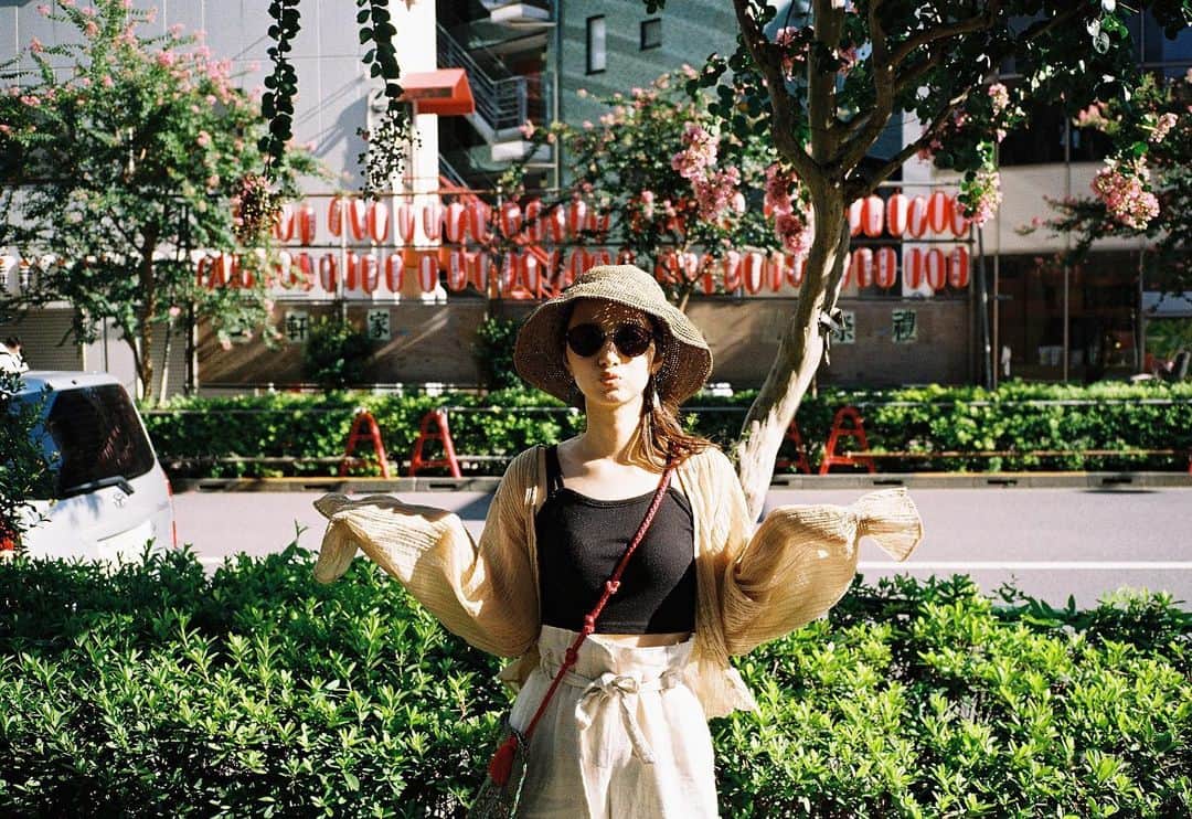 黒澤はるかのインスタグラム：「ぷぅ〜🏮 最近カレー率高めです 髪は切ってません 夏の思い出　ゆらゆらしてる」