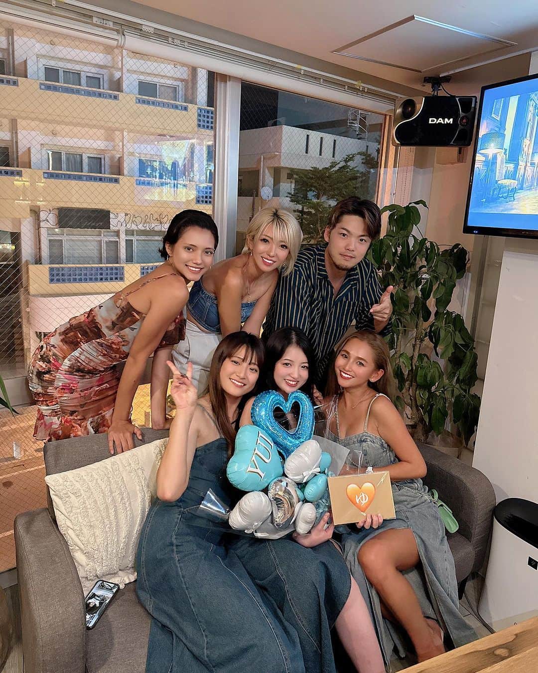 さーちゃんのインスタグラム：「🌸 ゆいたん卒業🎓 1年半頑張ってくれたゆいがAILAを卒業しました😊💕 ・ さみしいけど、新天地でもゆいが 更にhappyに過ごせますように...😌 ・ これからもさやかたちはゆいにとって いつでも帰れる場所でいるからなー🥺🧡 応援してる✊💕 ・ ほんまにありがとう🧡 LOVE🧡🧡🧡」