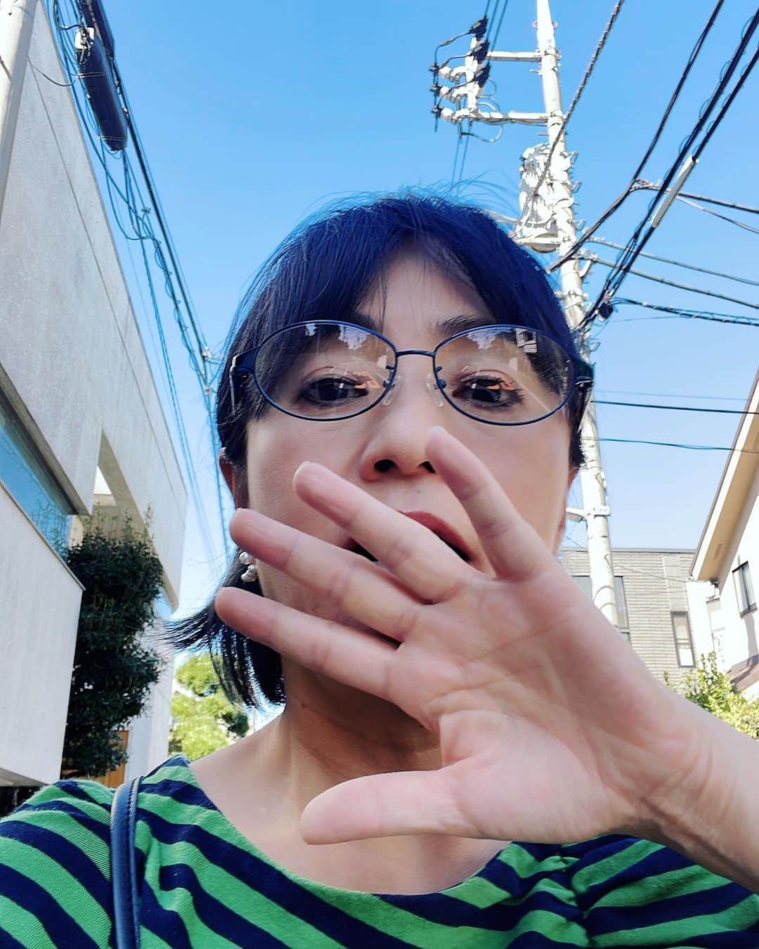 のインスタグラム：「ヌエの鳴く夜は恐ろしい。。。 妹、来たりて笛を吹く ピーーーっ🤣🤣🤣  上京した妹と待ち合わせへー」