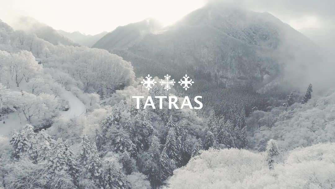 タトラスのインスタグラム：「TATRAS unveil the TATRAS Pearl collection inspired by the sensual lust and white color of Akoya pearls. Coming soon on TATRAS-Official.com and limited stores.   #tatras23aw  #tatrasofficial」