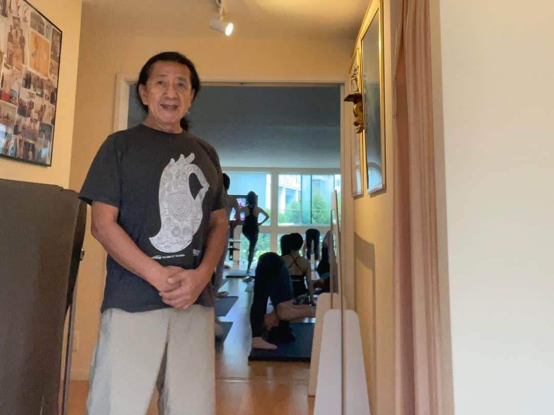 Ken Harakumaさんのインスタグラム写真 - (Ken HarakumaInstagram)「ケンハラクマのアシュタンガヨガマイソールクラス&レッドクラス通常クラススケジュール2023年11月〜2024年1月分がiyc.jpに告知開始いたします。 レベルに関係なく、どなたでもご参加いただけますので、是非ご参加下さい❣️ スケジュールはこちらから ↓ https://iyc.jp/event/event-13468  https://iyc.jp/event/event-13451  10月も随時開催中❣️ https://iyc.jp/event/event-12711  https://iyc.jp/event/event-12688  @international_yoga_center  @iyc_jinbocho  #アシュタンガヨガ  #マイソールクラス  #ケンハラクマ」10月6日 13時00分 - kenharakuma