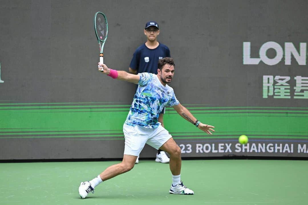 スタニスラス・ワウリンカさんのインスタグラム写真 - (スタニスラス・ワウリンカInstagram)「Not the result I wanted @rolexshmasters ! Back to work 🇨🇳 😅🏃🏻🎾🏋🏻‍♂️🧩 #hardwork #trusttheprocess #keeppushing #enjoy」10月6日 13時17分 - stanwawrinka85