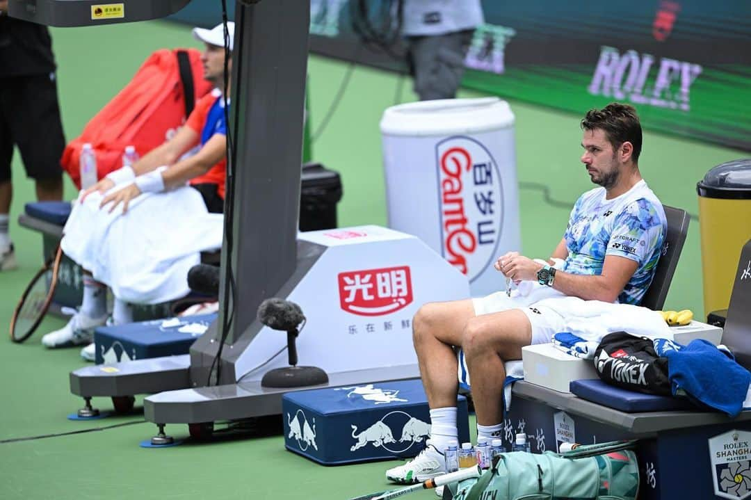 スタニスラス・ワウリンカのインスタグラム：「Not the result I wanted @rolexshmasters ! Back to work 🇨🇳 😅🏃🏻🎾🏋🏻‍♂️🧩 #hardwork #trusttheprocess #keeppushing #enjoy」