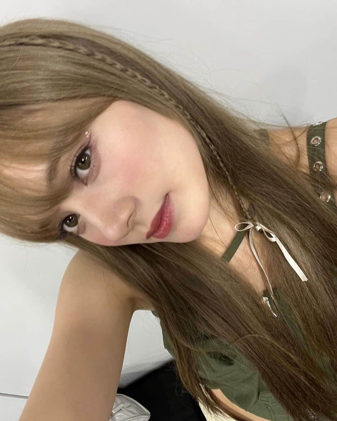 NiziUさんのインスタグラム写真 - (NiziUInstagram)「人気歌謡本当に楽しかった！！！！  인기가요 진짜 재밌었엉!!!  #niziu #nina」10月6日 13時27分 - niziu_artist_official