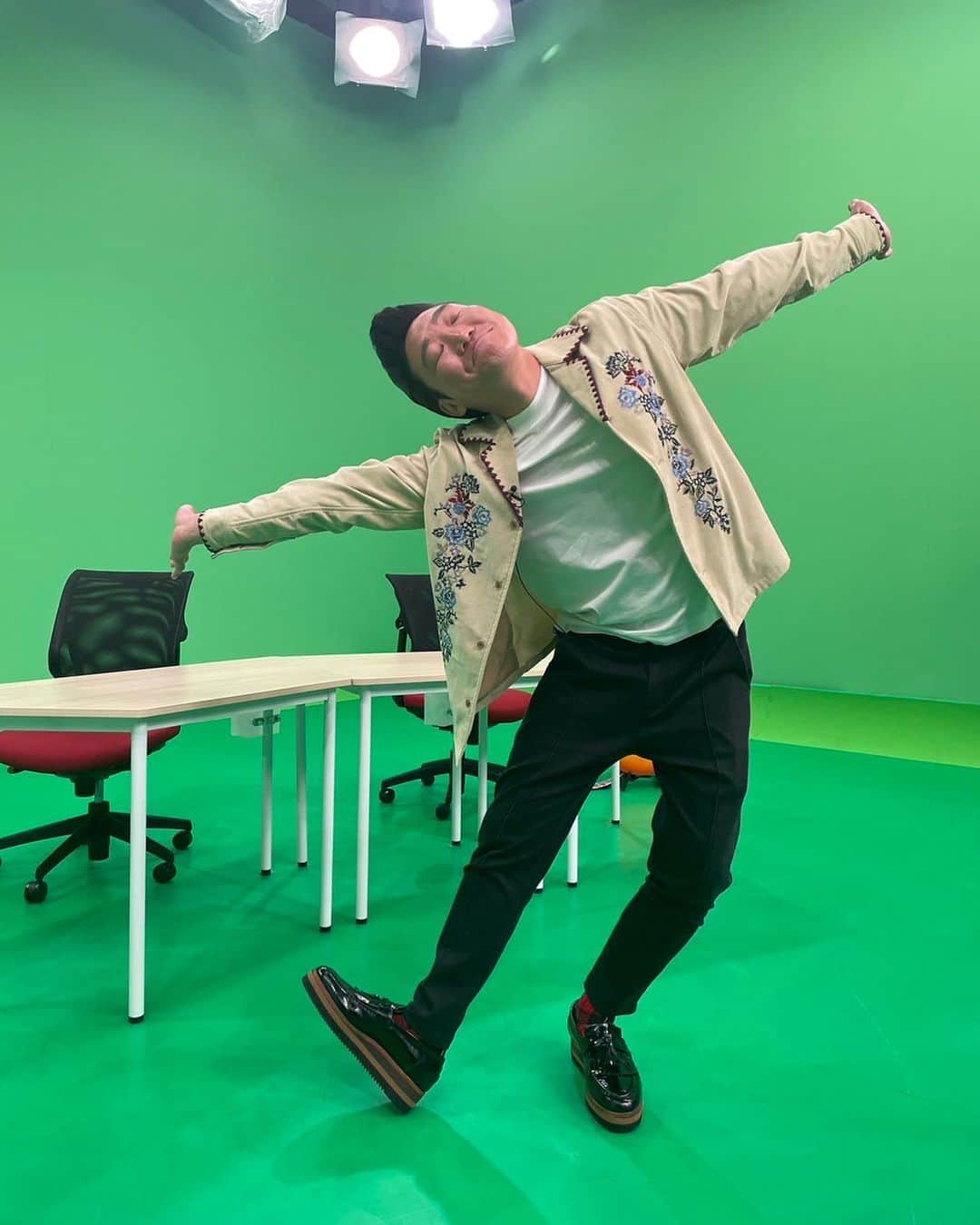 みやぞんのインスタグラム：「今日も楽しくやってます😊✨」