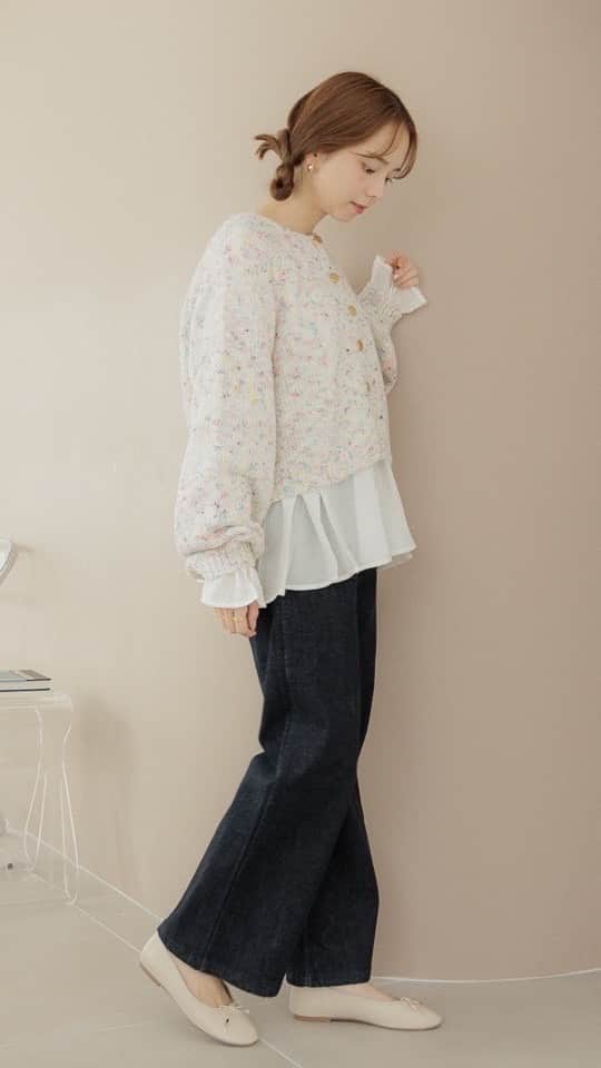 flower OFFICIAL WEB STOREのインスタグラム：「@flower_yagi  #160cm @flower_itori  #157cm  novelty fair 新作おすすめコーディネート🖤🤍🍭  🏷️coordinate 1. ・twins kitten knit ・pintuck denim pants (10/12入荷予定) ・sheer ribbon turtle  🏷️coordinate 2. ・mix fancy knit ・clean baker pants ・sweetie flare blouse2  🏷️coordinate 3. ・fluffy loose cardigan (10/10入荷予定) ・gorgeous lace cami ・loosely dot pants  🏷️coordinate 4 ・sheer check cami onepiece ・noble turtle knit  🏷️coordinate 5. ・fluffy petal cardigan (10/12入荷予定) ・blooming top ・latte pocket skirt ・lady long boots &fluff check skirt  🏷️coordinate 6. ・smooth turtle knit(10/10入荷予定) ・ballet gather skirt ・daily volume boots  🏷️coordinate 7. ・sweetie classic blouse ・warmy tuck pants」