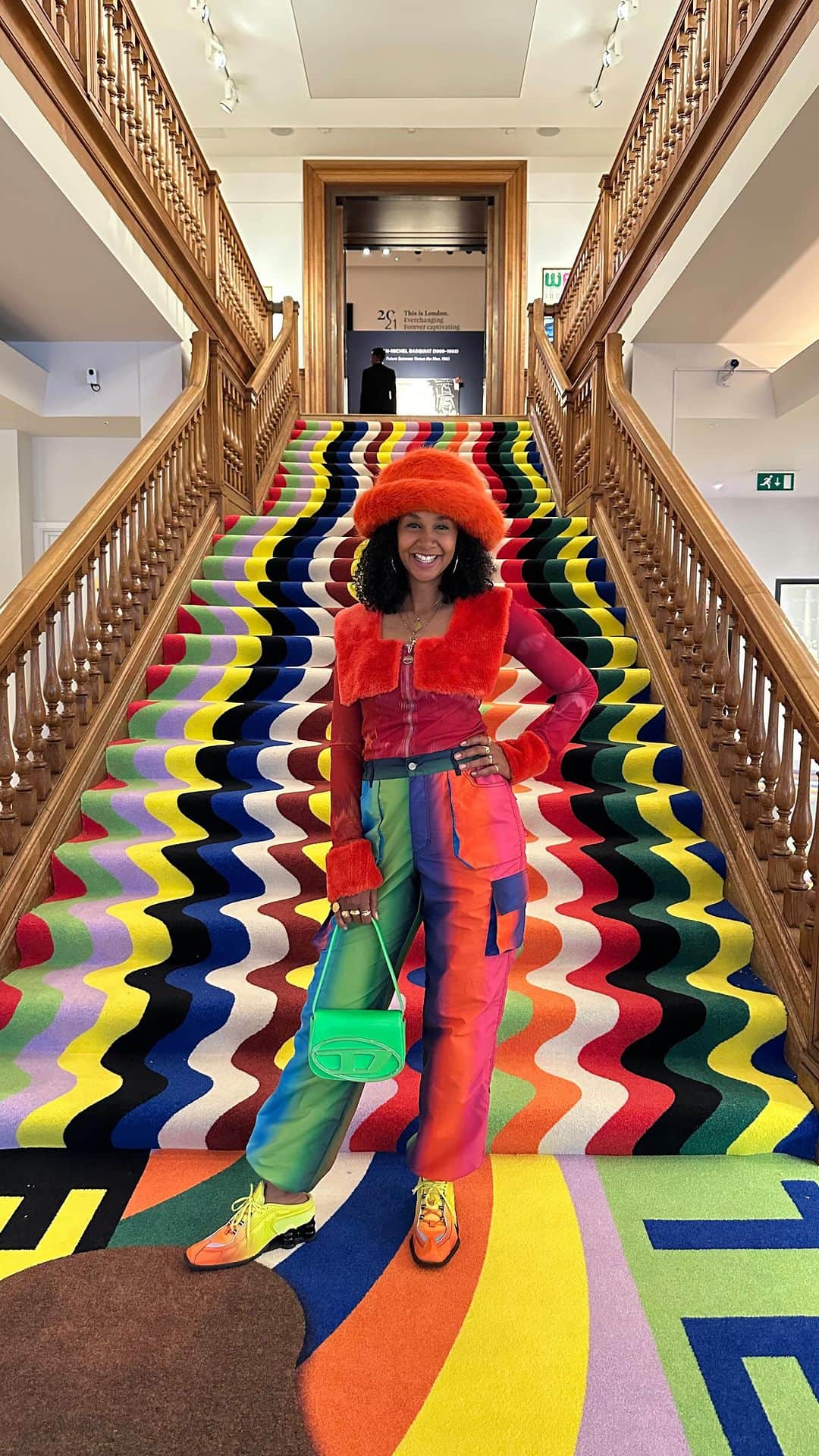 クリスティーズのインスタグラム：「Christie’s Frieze Week has begun! 🌈    To coincide with the 20/21 auction season in London, Christie’s is collaborating with Lakwena Maciver to present the first artist’s takeover of the historic headquarters in St James’s.    Christie’s London will host its 20th/21st Century Evening Sale on 13 October with highlights by Jean-Michel Basquiat, Paula Rego, Yinka Shonibare, Peter Doig, Yayoi Kusama and more.   📍FREE to visit until Oct 13.    #christiesfriezeweek #londoncreates #frieze20 #londonfriezeweek #vigogallery #lakwena @lakwena」