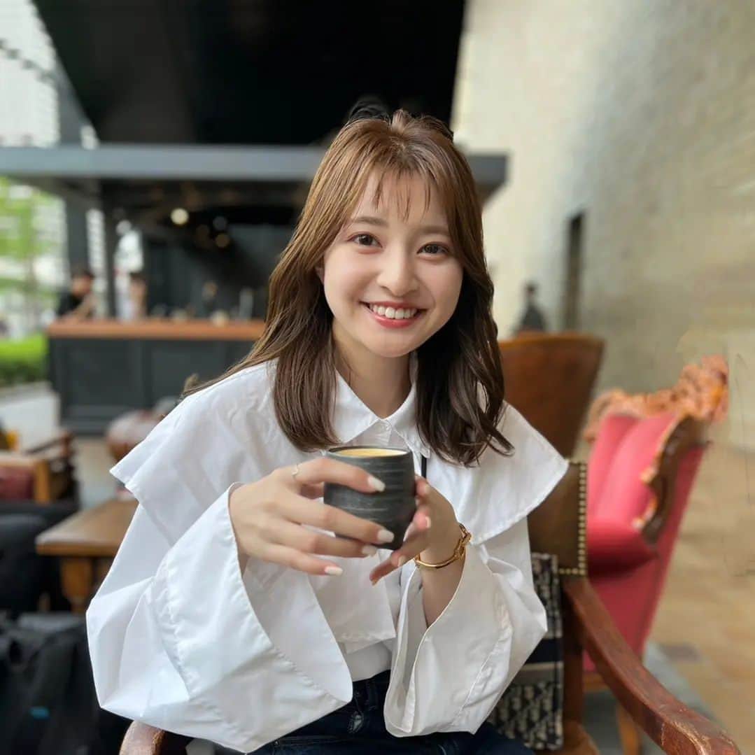 芥田愛菜美のインスタグラム：「. 1つ前の投稿で頂いたメイクでお出かけした日  《megakit》に入っていた商品たち一覧です✍  【numbuzin】トーンアップクッション 03 【AMUSE】ジェルフィットティント 「東京チェリー」 【NEOGEN】リアルレチノールセラム 【2aN】デュアルチーク 02 【TSシャンプー】ニュープレミアムTSシャンプー 【Genabelle】PDRNリジュビネイティングマスク  【Dr.G】レッドBCスージングクリーム 【Veganifect】つやつやキメセラムフィットマスク 【Snp】ゴールドコラーゲンインテンシブアイクリーム 【Anua】ドクダミ80％水分鎮静アンプル 【d'Alba】ダブルセラム&クリーム 【SKINFOOD】ゆずCダークスポットクリアセラム 【COSRX】RXザ・レチノール0.1クリーム  #qoo10 #qoo10megakit #メガポ #pr」