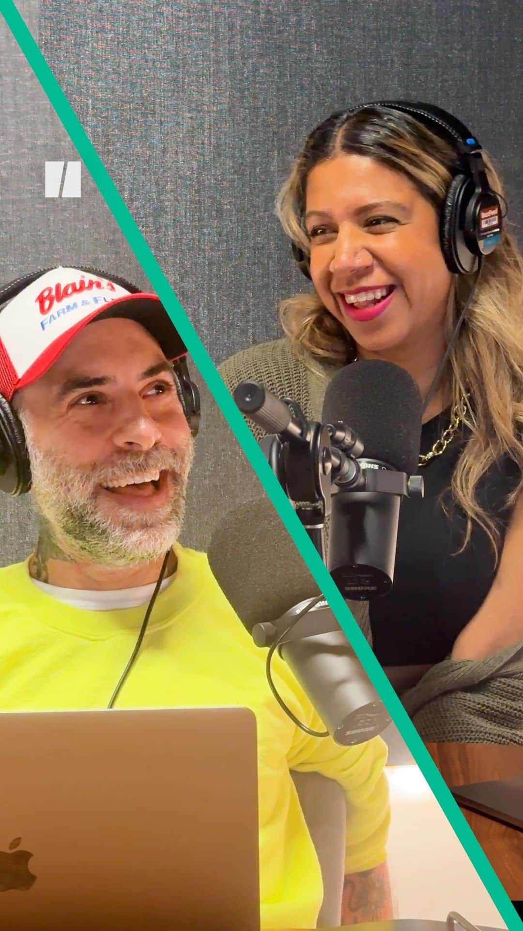 Huffington Postのインスタグラム：「Are you approaching job interviews all wrong? In this week's episode of HuffPost's new podcast "Am I Doing It Wrong," co-hosts @noahmichelson and @rajji_f_baby spoke with trusted career coach and psychologist @drorbeaustin to find out what you should and shouldn’t do to ace your next interview. Head to our link in bio to listen to "Am I Doing It Wrong?"」