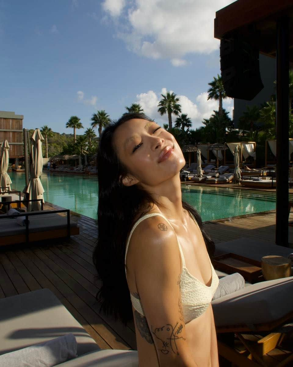 リナ・サワヤマさんのインスタグラム写真 - (リナ・サワヤマInstagram)「body is in Texas, mind is in Ibiza 🧘🏻‍♀️」10月6日 23時00分 - rinasonline