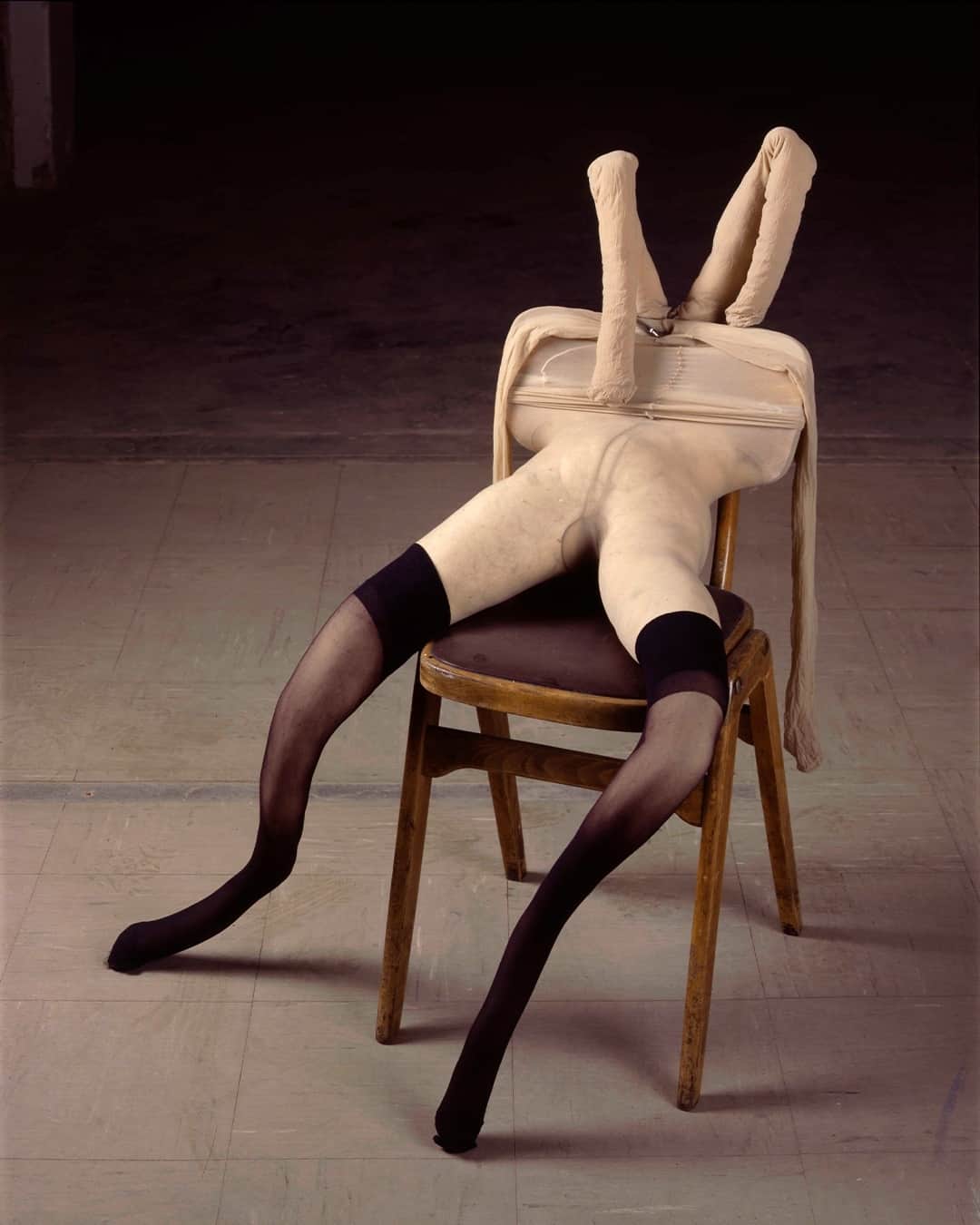AnOther Magazineさんのインスタグラム写真 - (AnOther MagazineInstagram)「As #SarahLucas’s mammoth new exhibition, Happy Gas, opens at @tate Britain, co-curator @dominique_h_m_ unpacks six key pieces from the artist’s illustrious career ❤️⁠ ⁠ Swipe to see four extracts, and read @daisyaecw's full story at the link in bio 📲⁠ ⁠ 📸 1. Red Sky Dah, 2018. Kurimanzutto, Mexico City / New York. Courtesy the artist and @sadiecoleshq, London⁠ 3. Bunny, 1997. Private collection. Courtesy the artist and Sadie Coles HQ, London © Sarah Lucas⁠ 5. Sugar, 2020. Courtesy the artist and Sadie Coles HQ, London © Sarah Lucas⁠ 7. Got A Salmon On #1, 1997. © Sarah Lucas, courtesy Sadie Coles HQ, London⁠」10月6日 23時05分 - anothermagazine