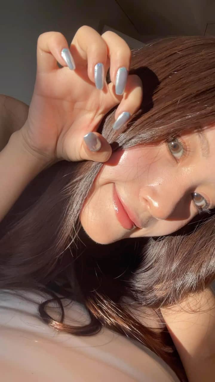 さくらのインスタグラム：「new nail 🧊🩶今回も可愛すぎる理想のネイルにしてくださりありがとうございました🪽@galando_sangubashi」