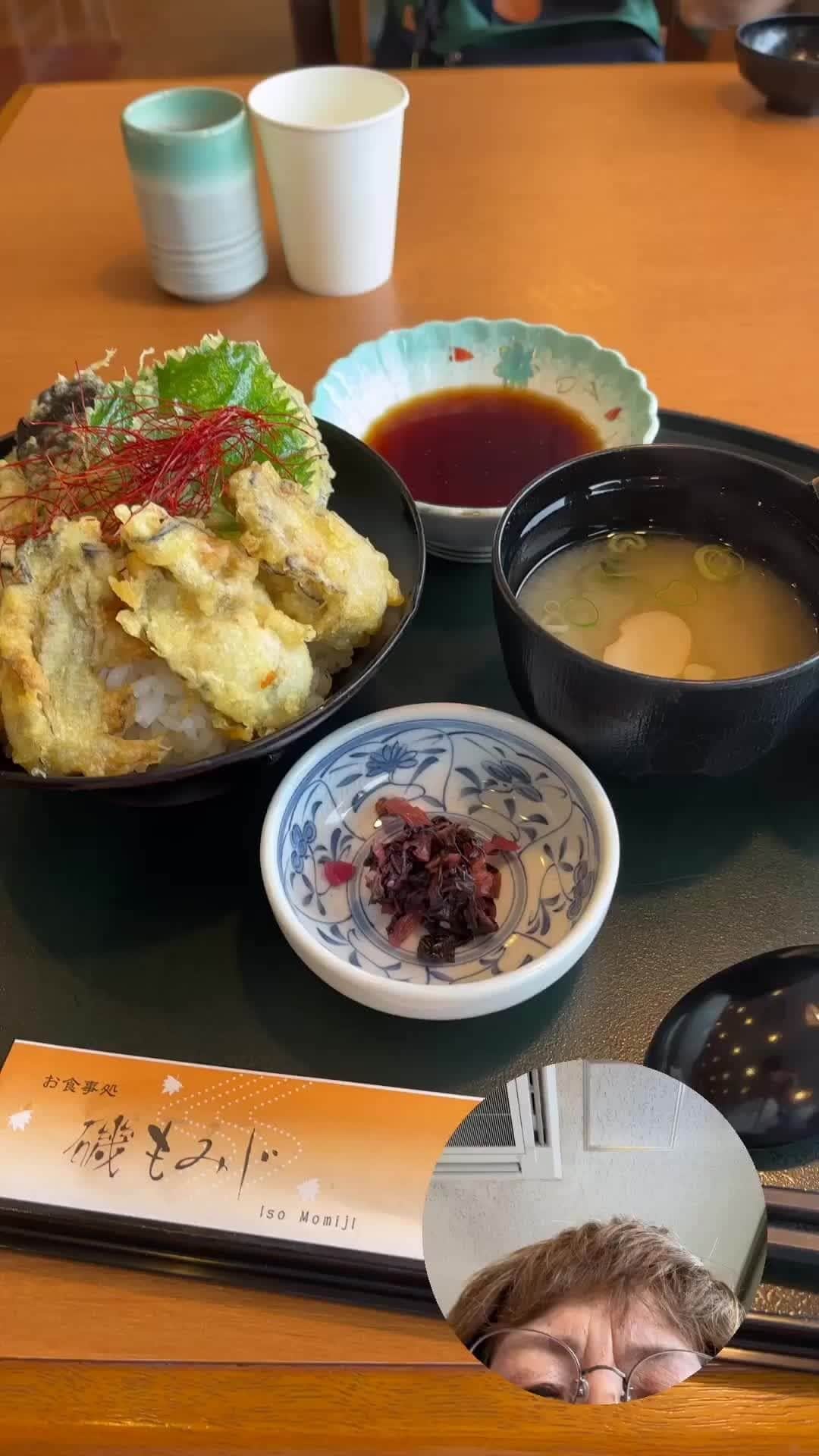 Cooking with Dogのインスタグラム：「For lunch today, I'm having Kaki-Tendon (Oyster Tempura Rice Bowl) at the Miyajima Service Area in Hiroshima! Ah, it looks so delicious! 👩‍🍳😋 今日のお昼は広島の宮島のサービスエリアで牡蠣天丼です！あーおいしそー😍💕 #oyster #tendon #tempura #hiroshima #牡蠣天丼 #広島 #宮島」