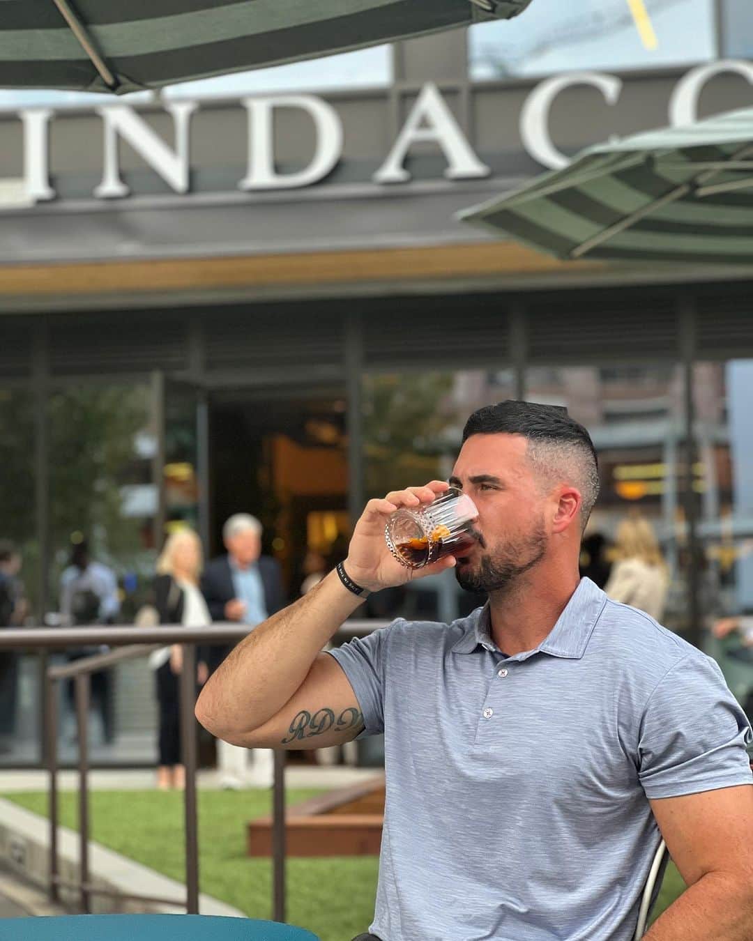 ジョッシュ・マレーのインスタグラム：「Plotting my UGA-Kentucky tailgating spots before tomorrow nights football game in Athens 🏈 Beautiful Grand Opening of Indaco last night on the belt line, I highly recommend checking it out. 🙌🏼」