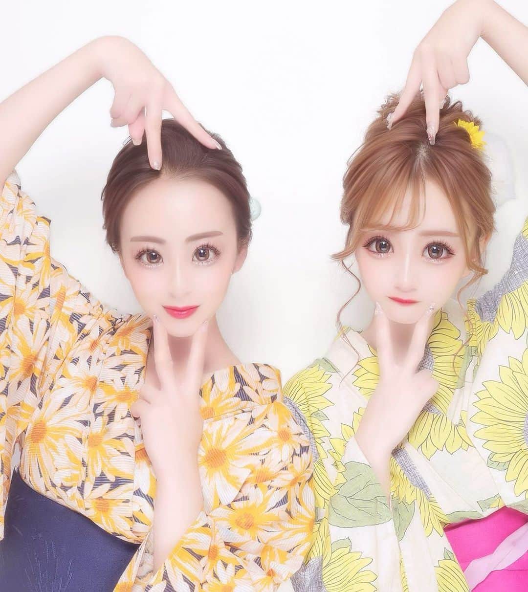 小倉里茉のインスタグラム：「🎀 . かめにゃんとおそろいぽーず☝🏻💕 .」