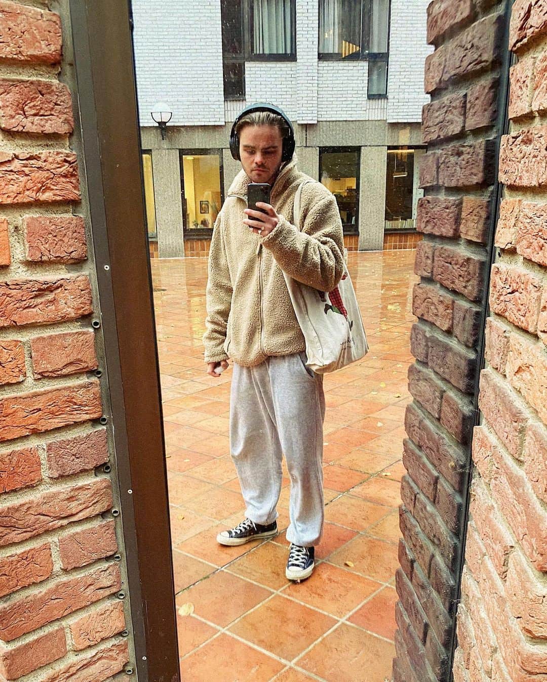コンラッドさんのインスタグラム写真 - (コンラッドInstagram)「🎭🍁🎭」10月6日 23時24分 - konradannerud