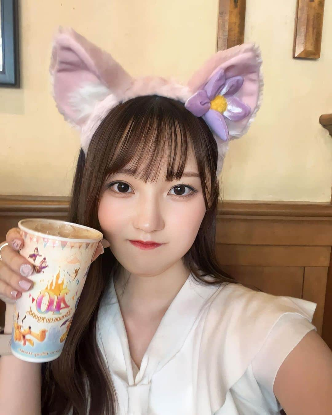 川平朱莉さんのインスタグラム写真 - (川平朱莉Instagram)「年中引きこもり人間には今年の夏は暑すぎた🫠☀️  冬は引きこもり捗るヨォォ〜🥹🫶🏻🫶🏻  10月よろしくちゃん🎃  #アーカイブ#archive#ディズニー #disneyland #disney #ディズニーシー #ディズニーコーデ #ミッキー #東京 #ディズニーリゾート #楽しかった #디즈니#디즈니씨 #リーナベル#リーナベルコーデ #vlog #vlogger #newyorkdeli#ニューヨークデリ #ピンク#pink」10月6日 23時38分 - iam_akachan_0125