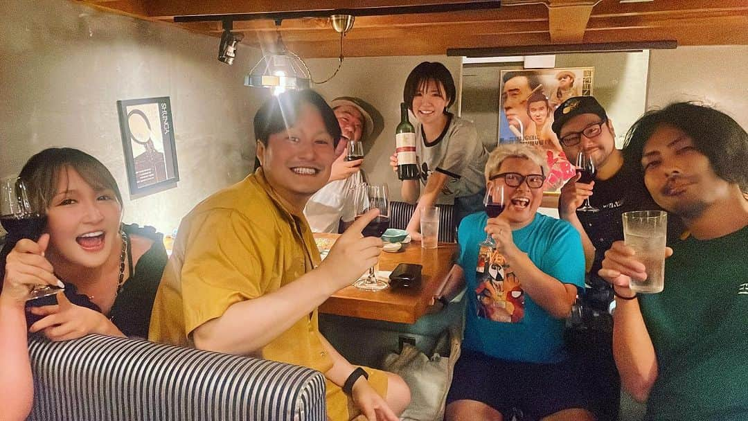 森本レオ子さんのインスタグラム写真 - (森本レオ子Instagram)「・  この夏いちばん楽しかった日かもしれない。もう夏終わったね。  #赤ワインの会 #暖をとるためのワイン #味なんかわかんない #岸辺露伴は動かない  #まんまる」10月6日 23時33分 - leocodon