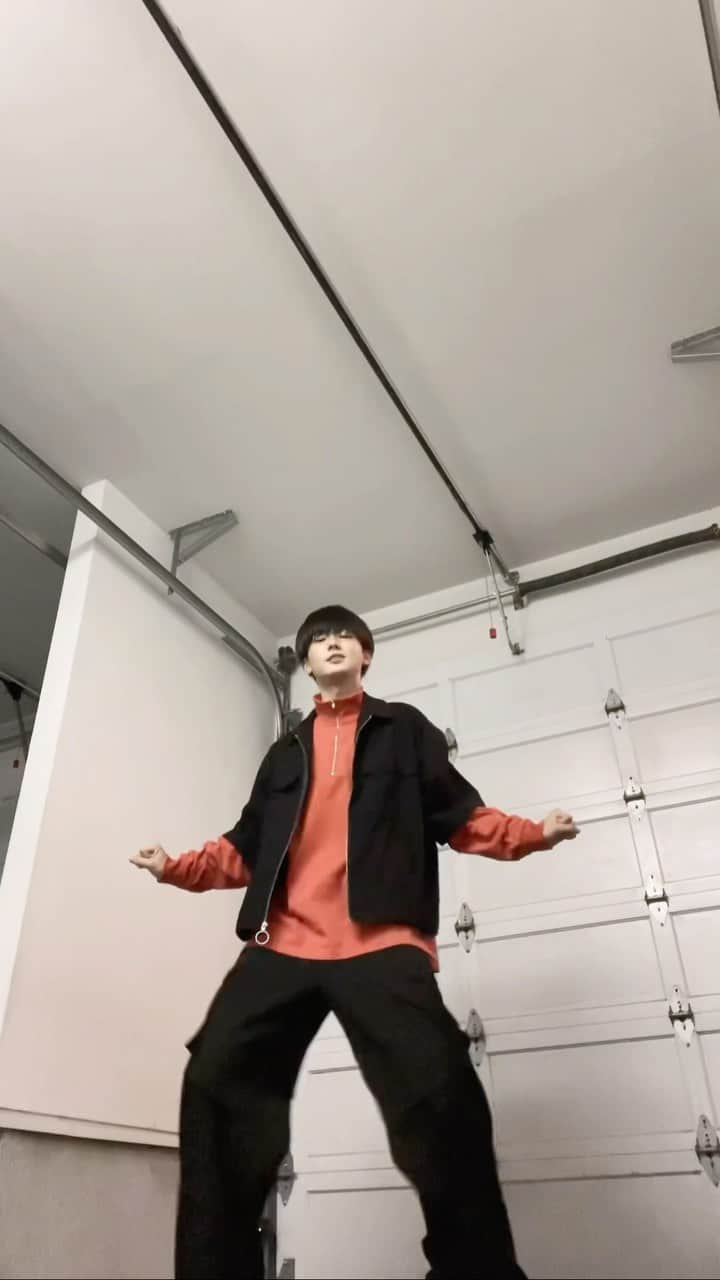 小田惟真のインスタグラム：「𝐉𝐔𝐍𝐆𝐊𝐎𝐎𝐊/𝟑𝐃 #jk  #jungkook  #3d  #dance  #07  #fyp」