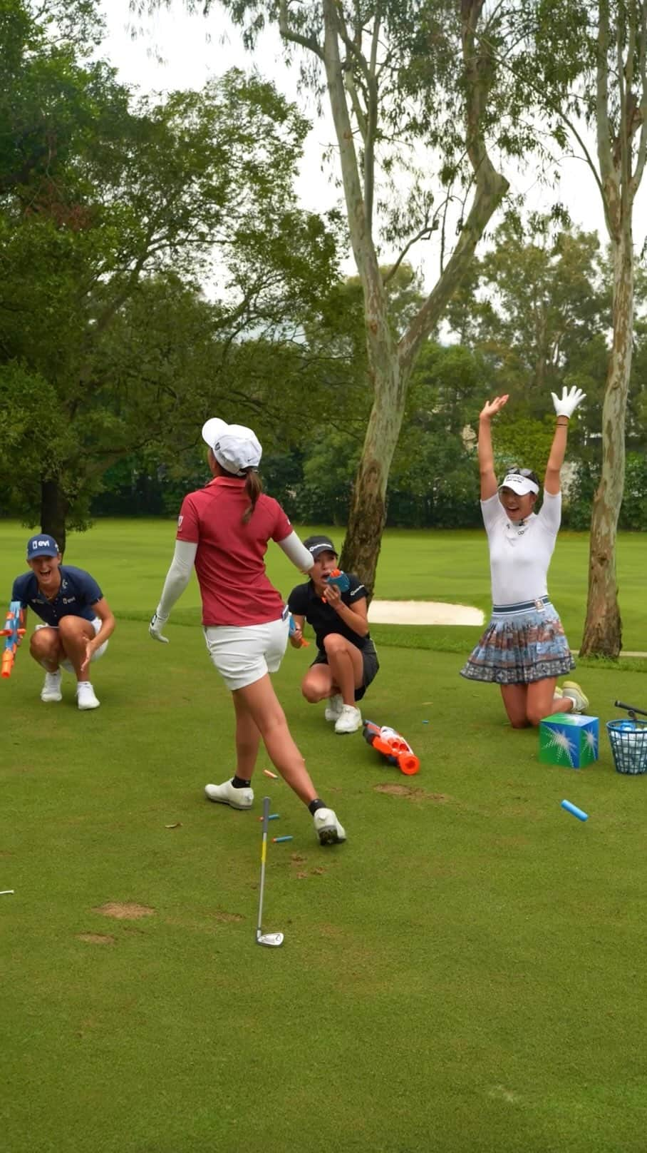 アリソン・リーのインスタグラム：「A normal nearest-the-pin challenge would be too easy for these four… so we spiced things up 👀  #AramcoTeamSeries #LETgolf #BringTheEnergy」