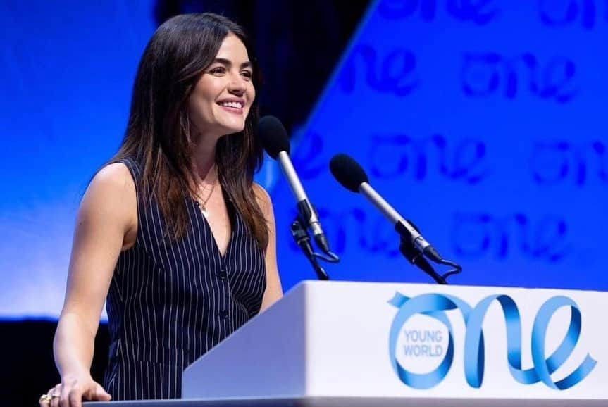 ルーシー・ヘイルさんのインスタグラム写真 - (ルーシー・ヘイルInstagram)「An honor to attend and speak at the @oneyoungworld summit. Thank you for having me and allowing a safe space to share my story. I am truly inspired and in awe of the people in this photo. They are actively making the world a more accepting, loving, and kind place by being advocates within the mental health space. There is strength in being exactly who we are ♥️」10月6日 23時54分 - lucyhale