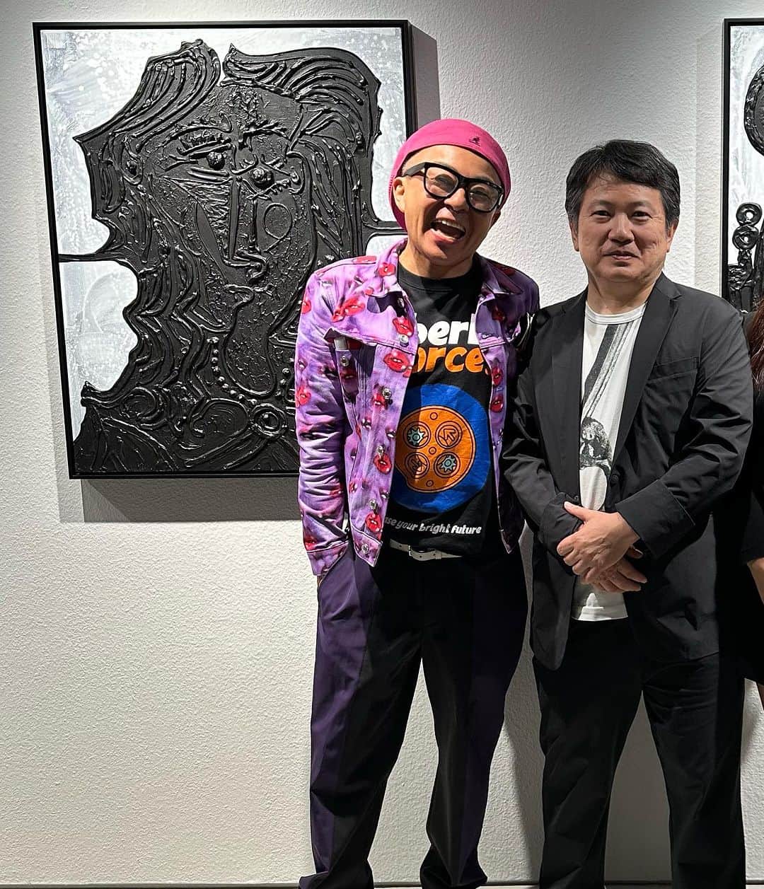 冨沢ノボルのインスタグラム：「BLACK MOON 🖤🖤🖤 @hiro_sugiyama_enlightenment  カッコよすぎ‼️  Check it out🖤🖤🖤  10/7〜10/25  ヒロ杉山の個展「BLACK MOON を、2023年10月7日(土)〜10月25日(水)で開催致します。 名画のモチーフを黑いシルエッ トとして描くブラックペインティングシリーズの新作を公開。 場所：銀座 蔦屋書店(東京都中央区 GINZA SIX 6F)  店内アートスペースFOAM CONTEMPORARY  住所|〒104-0061 東京都中央区銀座6-10-1 G INZA SIX 6F 電話番号|03-3575-7755  https://store.tsite.jp/ginza/blog/art/36060-1821050922.html」
